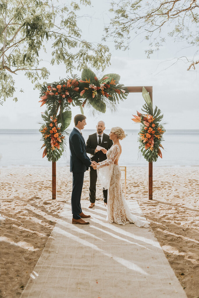 incredible beach wedding of Nicole and Cameron